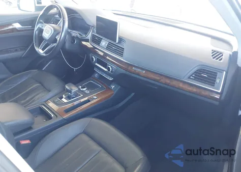 2018 Audi Q5 2.0T Premium/2.0T Tech Premium z USA, uszkodzony, nr VIN WA1BNAFY3J2007604